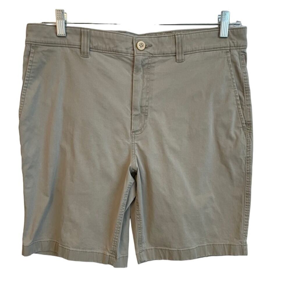 ROWM men's flat front chino shorts with front & back pockets